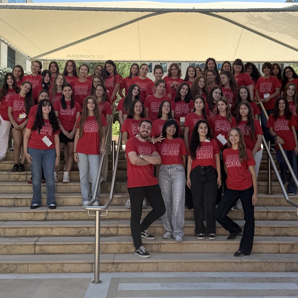 Code Like a Girl: Γράφοντας τον πρώτο κώδικα, η νέα γενιά κοριτσιών ανοίγει νέους δρόμους στην τεχνολογία